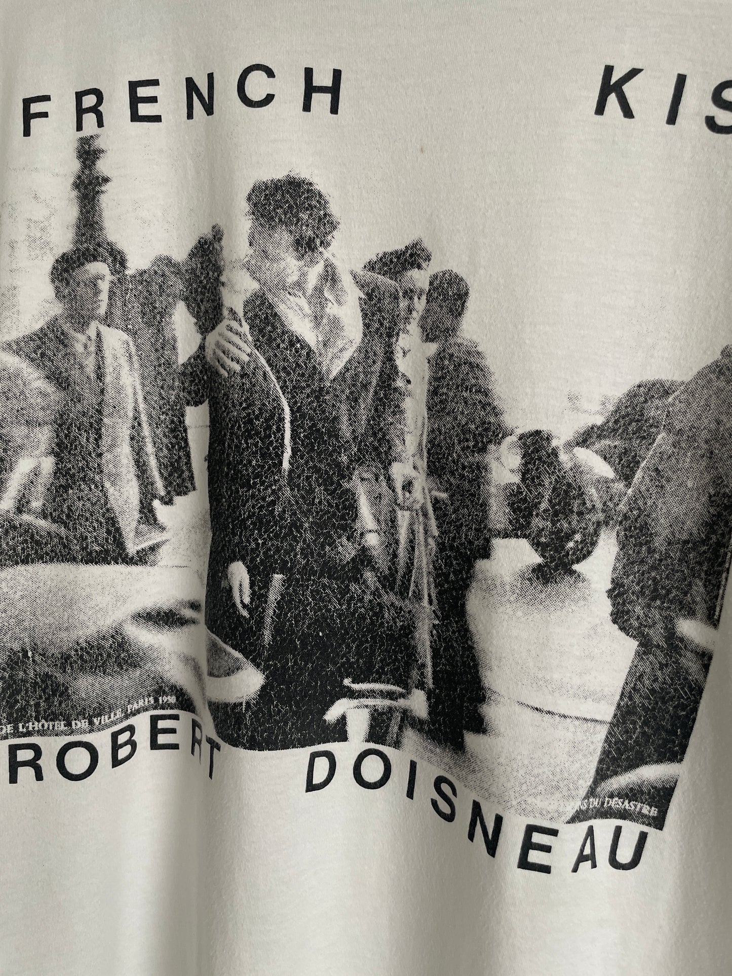 Robert Doisneau "The Kiss by the Hôtel de Ville" Tee